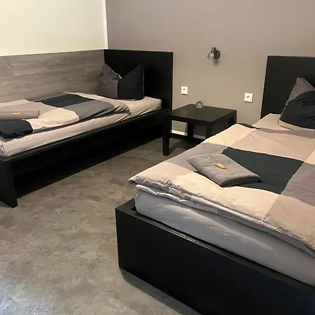 Zimmervermietung ゲストハウス *